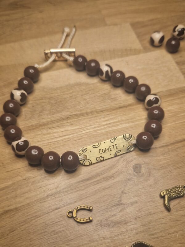 Collier de perles porte médaille Woody