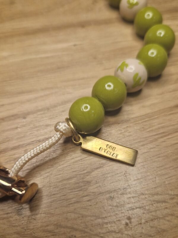 Collier de perles porte médaille Saguaro