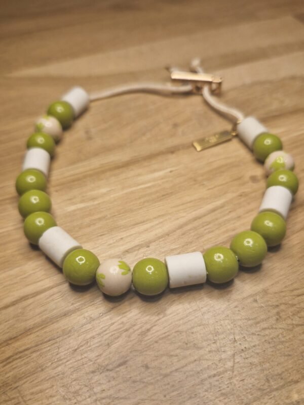 Collier de perles porte médaille Saguaro