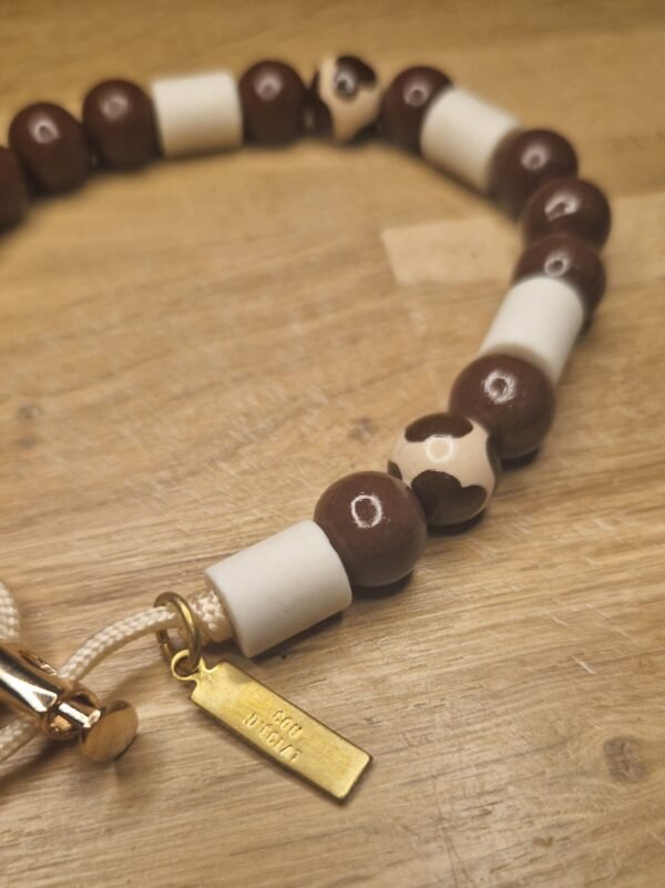 Collier de perles porte médaille Woody