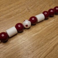 Collier de perles porte médaille "Perles de lien"